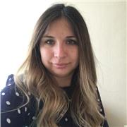 Soy una profesora que se enfoca en cada necesidad del alumno en cuanto a sus aprendizajes, mediante materiales didácticos y guías. Realizó clases desde primero a sexto básico